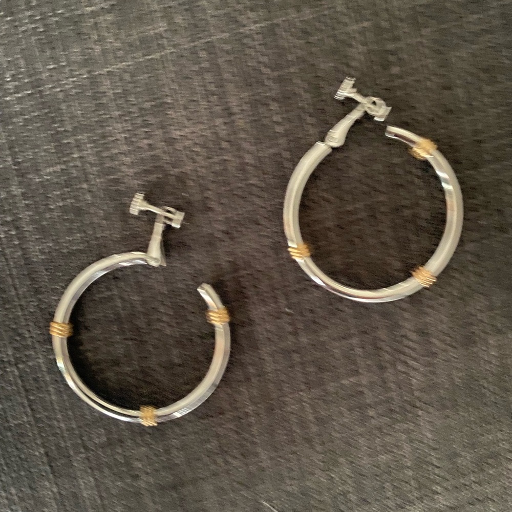NWOT Screwback Hoop Earrings